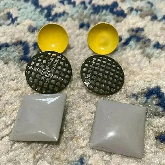 Lot Three pair of vintage 80s enamel geometric mod earrings - Picture 1 of 3